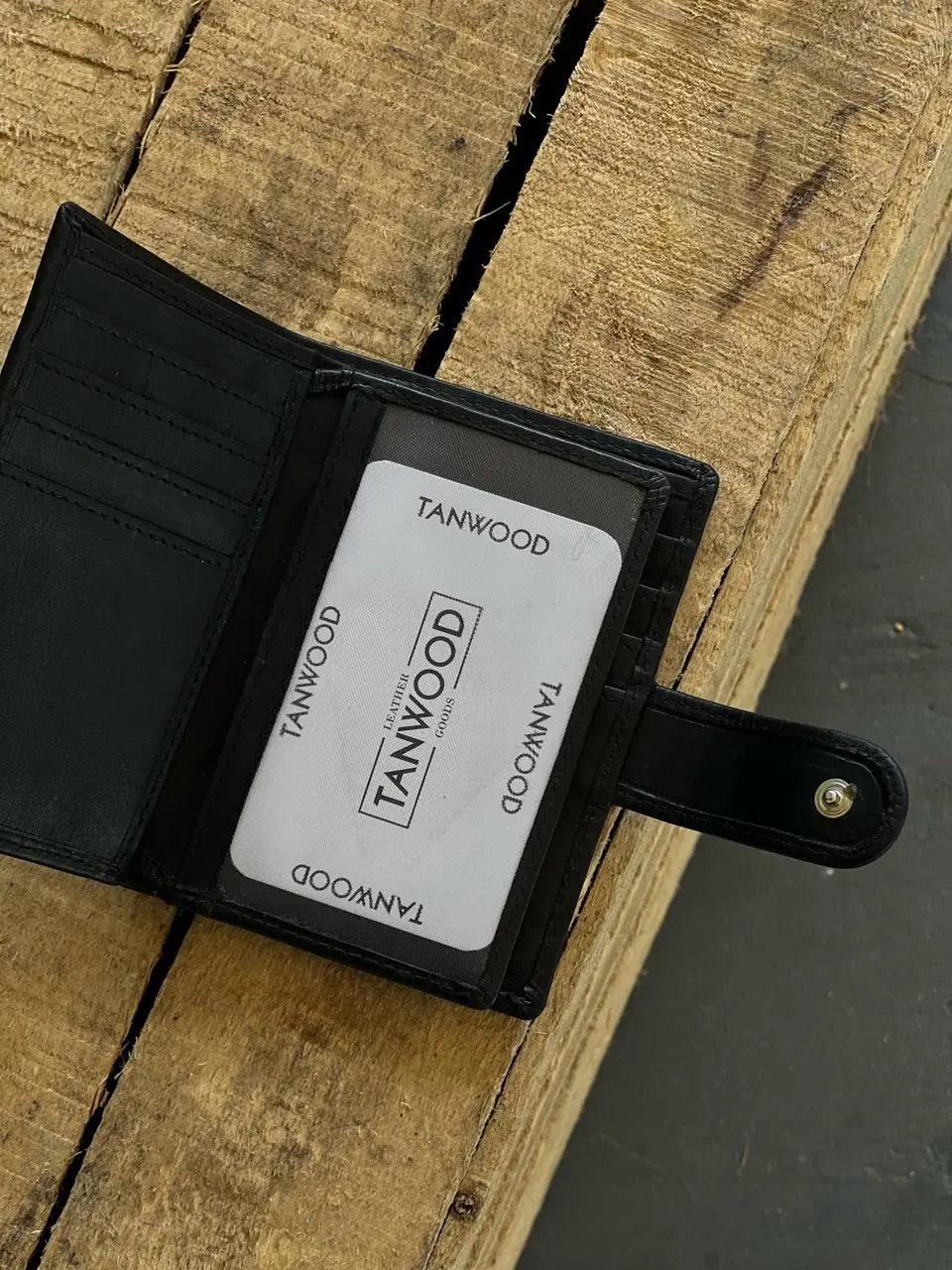 TANWOOD Pure Leather Mid Wallet with loop - RFID - Image 5