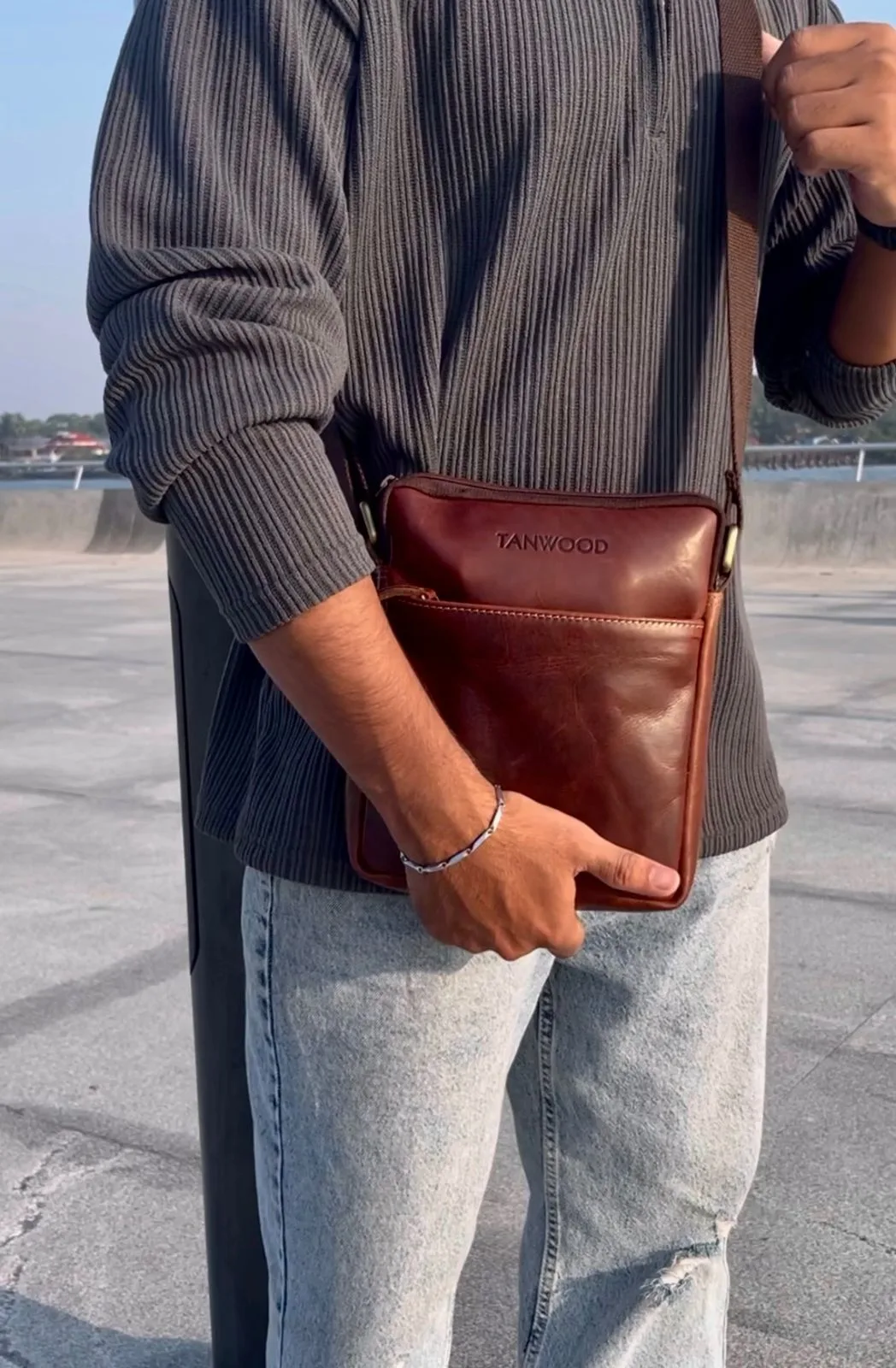 TANWOOD Leather Unisex Marshell Sling - Bag - Image 5