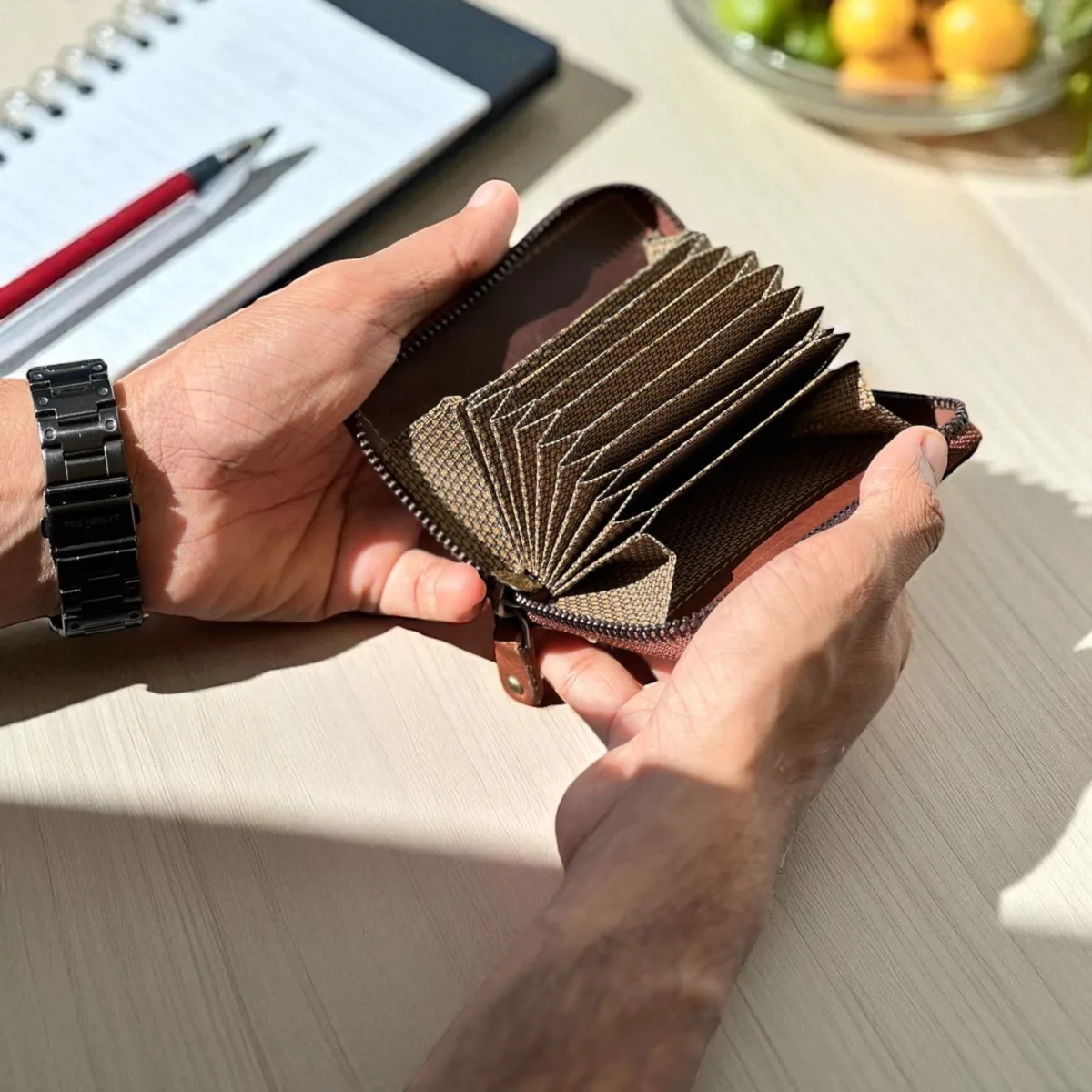TANWOOD LEATHER Unisex Zipvault - Wallet - Image 4