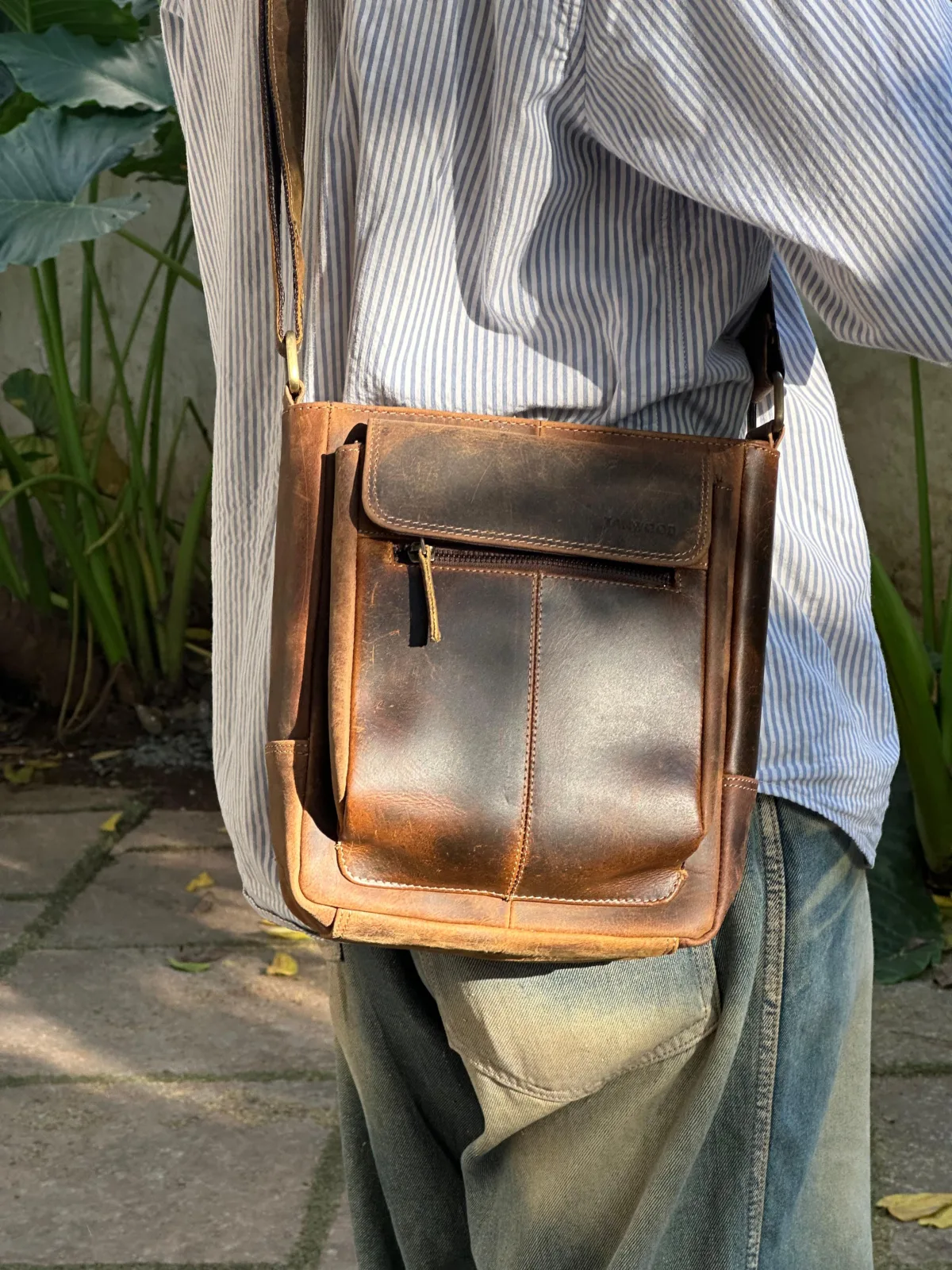 TANWOOD LEATHER RUSTIC SLING - BAG - Image 4