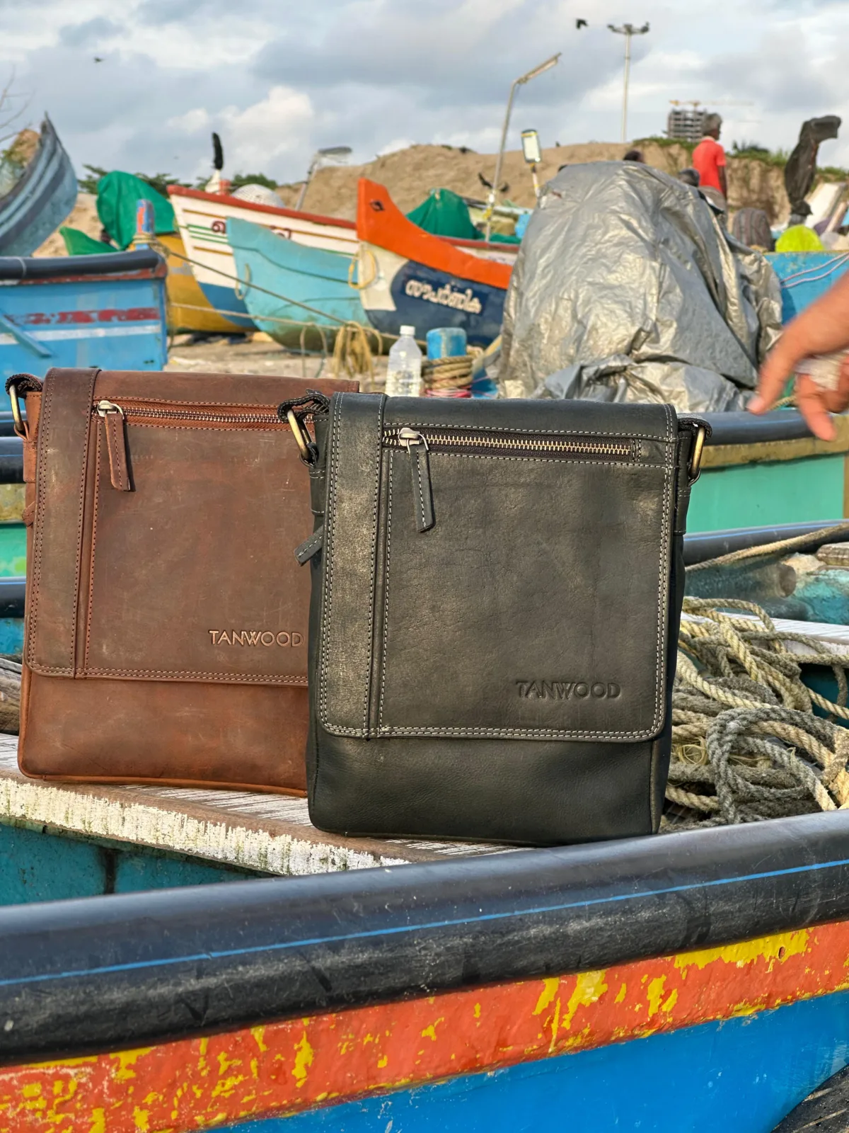 TANWOOD LEATHER Voyager - Sling bag - Image 10