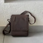 TANWOOD LEATHER Voyager - Sling bag
