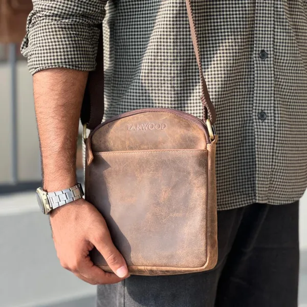 TANWOOD LEATHER Round edge Sling bag